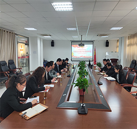 2019年3月14日下午一点半，江苏12博官网集团党支部扩大会议在集团二楼会议室召开，江苏12博官网集团党支部书记？莆啊⒌持Р扛ǖ荚鄙蚪ㄎ、江苏12博官网集团高级咨询专家曹争鸣、江苏联融投资有限公司总经理曹丽红等公司领导参加了此次会议。