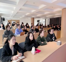 3月，常商学院新员工适岗培训正式启动，为此开展了3月4日，3月25日两场新员工培训。为帮助新员工快速适应角色转变，公司组织开展了企业文化宣贯、职业生涯规划、人事行政制度、12博官网手机发展史、旅游板块介绍和龙城黄金珠宝等入职引导和培训工作，帮助新员工更好地熟悉工作生活环境、融入12博官网集团，积极投身公司工作。这群新员工来自五湖四海，意气风发、朝气蓬勃，他们的加入，为12博官网集团注入了新鲜血液，汇聚了青春力量。3月13日为了进一步提升人才选拔的精准度与效率，构建更加高效、专业的招聘体系，常商学院特此举办《提升招聘技巧培训